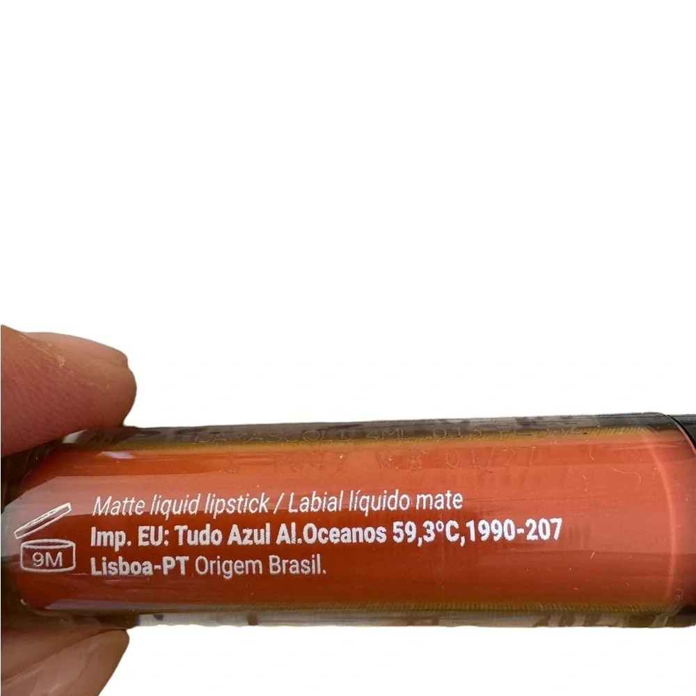 Botica Instamatte Liquid Matte Lipcolor in coral. NWT